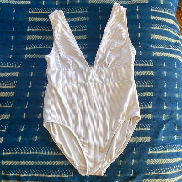 Andie Swim The Mykonos One Piece - Picture 3 of 6